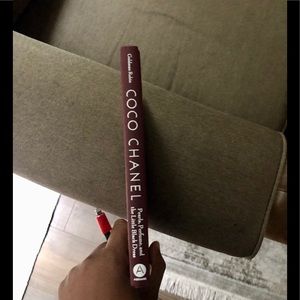 Chanel Coffee table /bookshelf